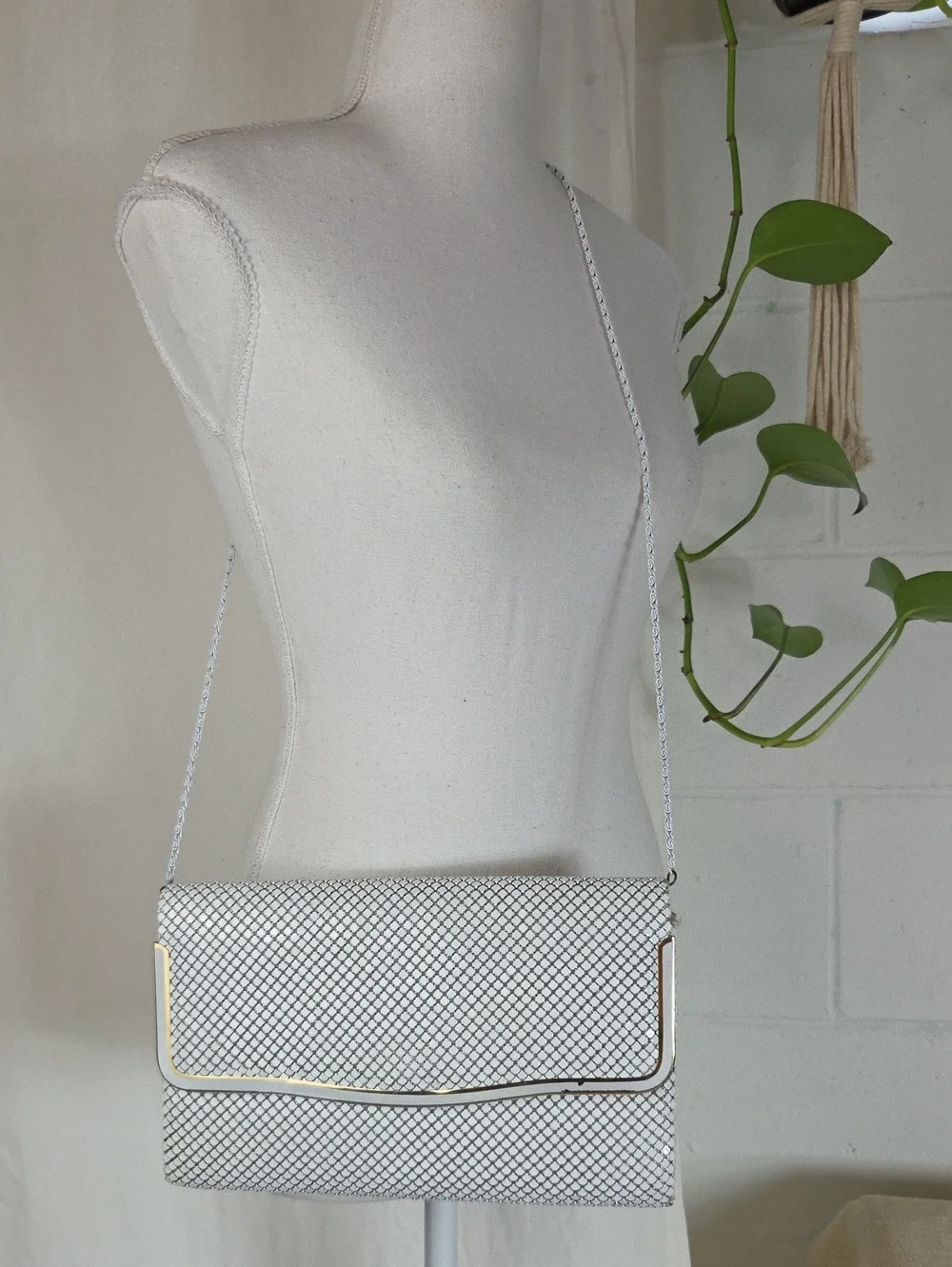 Vintage 70s white metal mesh clutch Chain Link shoulder evening bag